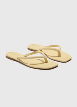 YELLOW SANDAL £8