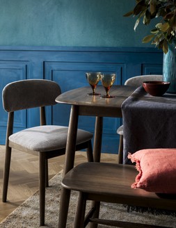 Furniture Village Stockholm Extending Dining Table with 4 Wooden Dining Chairs and Dining Bench (2)
