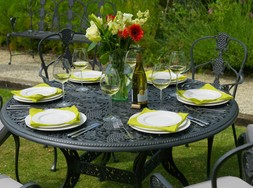 Oxleys National Trust Octavia table setting-Anthracite