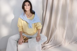 RAGLAN SLEEVE SWEATSHIRT YELLOW £28