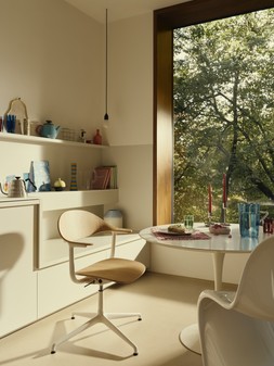Vitra Mynt Plywood Office Chair - Four Star Base