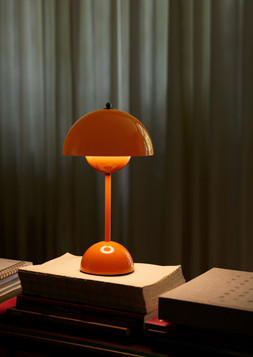 VP3 Flowerpot Table Lamp £280