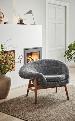 Warm Nordic Fried Egg Lounge Chair - Sheepskin