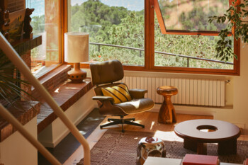 https://www.prshots.de/contents/archives/2313/1149/images/thumb350x287_auto/nest.co.uk_hkliving-conversation-coffee-table_thumb.jpg