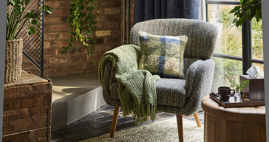 https://www.prshots.de/contents/archives/2320/1155/images/cropThumb/CRI_6a268a938e423prshots_dunelm-salvage_yard_aw26-ref2358849_thumb.jpg