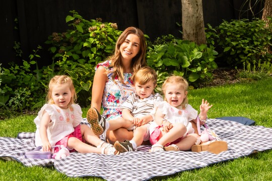 https://www.prshots.de/contents/archives/2320/1155/images/thumb540x287_width/prshots_peacocks-the_dani_dyer_mini_collection-ref2354013_thumb.jpg