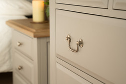 Bellevue Light Grey 5 Drawers Chest - RRP €1,099 NOW €549