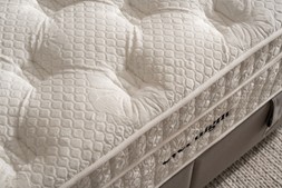 Evernight Natural Silk Elegance 4'6' Mattress Double RRP €2,099 Now €1,199