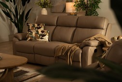 Hugo Leather 3 Seater Manual Recliner Sofa - (RRP €2,199) NOW €1,399