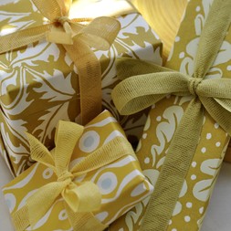 Cambridge Imprint Yellow Parcels