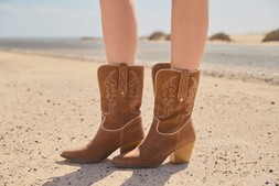 Cheyenne Suede Western Boots £85
