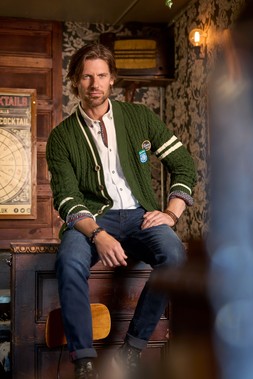 MK368A Badged Preppy V-Neck Cardigan Green £55