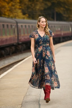 WF319A Rowena Floral Georgette Dress Blue £65 0010