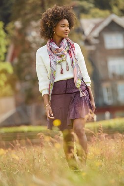 WK838A Oh So Cosy Jumper Cream £30 WS476A HB586A Autumn Wishes Remarkable Tassel Scarf Multi £20 157