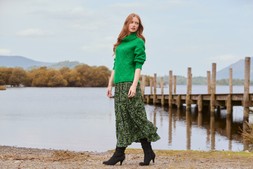 WK846A Remarkable Roll Neck Diamond Knit Jumper Green £50 WS490A Tallulah Tiered Maxi Skirt Green £55 047