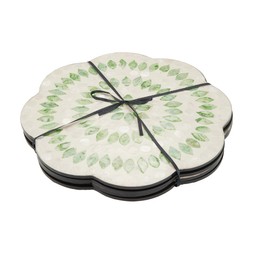 fantastical setof4placematsgreenandwhitefloralshape €27.99