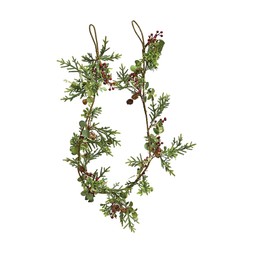 TK Maxx Scandi Pine Cones & Berries Garland €19.99
