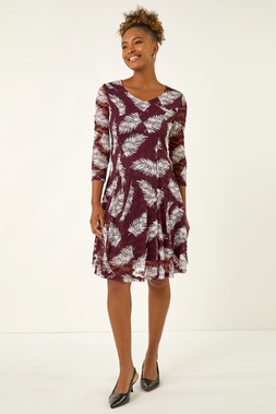 Roman Wine Leaf Print Lace Stretch Dress