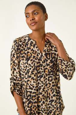 Romn Natural Animal Print V-Neck Stretch Shirt