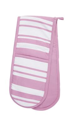 Pink oven gloves