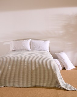 Eze Stripe Lightweight Cotton Quilt