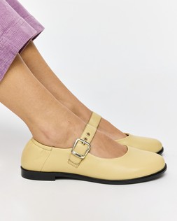 Butter Yellow Leather Mary Janes €91