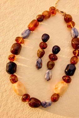Yetta Resin Chunky Beaded Necklace £32