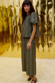 https://www.prshots.de/contents/archives/329/362/images/thumb350x287_auto/oliver_bonas_black-green-checked-jacquard-cropped-wide-leg-trous_76192_thumb.jpg