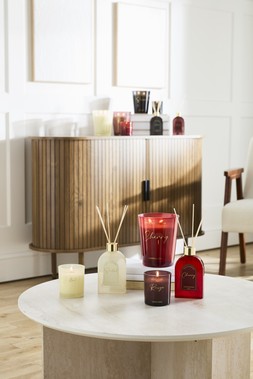 B&M HOME SS26 // CANDLES // SMALL CANDLE - SANTAL £2.50 // ROUNDED DIFFUSER - SANTAL £5 // LARGE GLASS CANDLE - CHERRY £5 //
