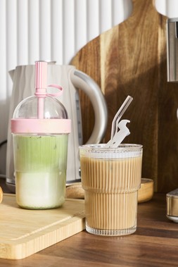 B&M HOME SS26 // COFFEE STATION // ICED COFFEE TUMBLER £3 // CLEAR RIBBED GLASS SODA CUP £2.50 // MORPHY RICHARDS VAPOUR KETTLE £20 //