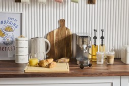 B&M HOME SS26 // COFFEE STATION // PRINTED WALL ART BREAFAST CLUB - 40X50CM £5 // 3 STACKING CANISTERS £6 // MORPHY RICHARDS VAPOUR KETTLE £20 //