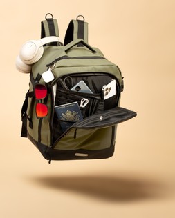 B&M HOLIDAY SHOP 2026 // LUGGAGE // MEN'S BACKPACK - GREEN // £10 //