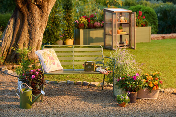 https://www.prshots.de/contents/archives/3552/1530/images/thumb350x287_auto/dobbies-garden-centres_esme-bench-gbp79_thumb.jpg