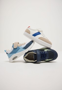 Boys trainers