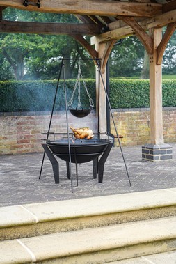 OUTDOOR METAL KENDAL FIRE PIT ON STAND IN BLACK H44.5CM W77CM &pound;399.99