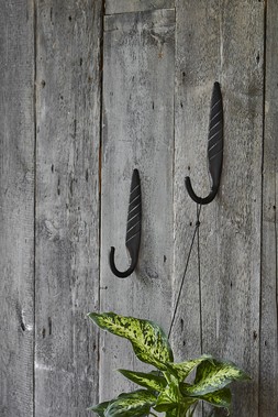 Botanic Leaf Plant Hook Black H20cm &pound;11.99 1