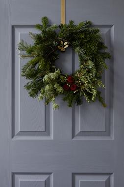Christmas Gold Foliage Wreath Hanger &pound;12.99