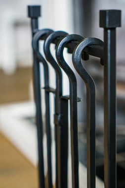 AW25 Ivyline - IRON HANGING RACK FIRESIDE COMPANION SET