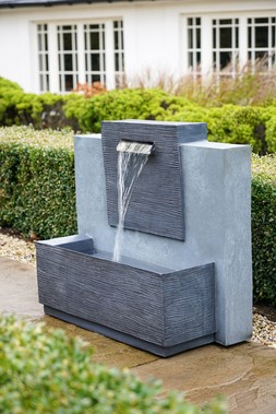 LARGE OUTDOOR CONTEMPORARY WATER FEATURE CEMENT H71CM W80CM &pound;599.99