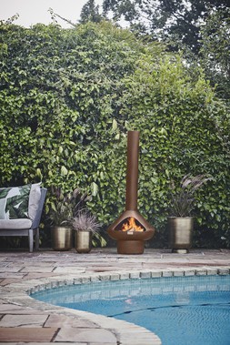 OUTDOOR FORNAX FIREPLACE IN MATT BLACK H132CM W52CM &pound;399.99