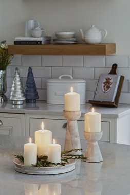 PADSTOW WHITE WASH WOODEN CANDLE TRAY D28CM