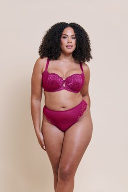 Boost Sweetheart Magenta Pink Bra £35 €55 CAD $79 AUS $85.95, Tanga £16 €26 CAD $30 AUS $32.95 1