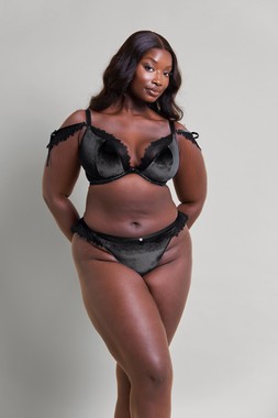 GLAMOUR PUSS SUPER PLUNGE BRA £39 €59 CAD87 AUD91.95 & GLAMOUR PUSS THONG £20 €31 CAD37 AUD40.95 - Available from October