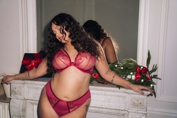 HEARTSTOPPER DEEP PLUNGE BRA £34.00 €51.00 CAD$78.00 AUSD$84.95 & HEARTSTOPPER TANGA BRIEF £16.00 €25.00  CAD$30.00 AUSD$32.95- Available from October