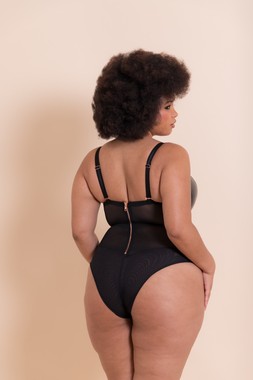 CLASSIQUE PLUNGE STRAPLESS PADDED