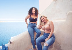 Smoothie T-Shirt Plunge Latte Beige &pound;35, Smoothie T-Shirt Plunge Black &pound;35 1