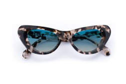 Kelly Walnut Tortoise Lenses Ocean Glow £85