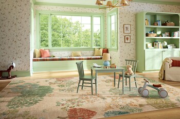 https://www.prshots.de/contents/archives/4605/1779/images/thumb350x287_auto/ruggable_room-s-250114-sand-0079_sanderson-pamir-garden-fern-101_f27d5_thumb.jpg