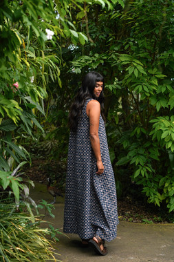 Easy-fit Organic Cotton Summer Dress in Midnight & Putty