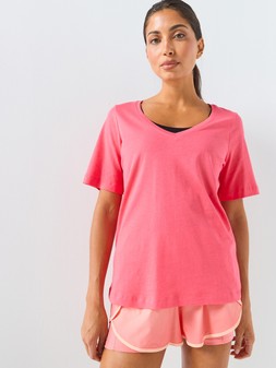 Sweaty Betty Womens Training Essential V-Neck T-Shirt €38, Womens Training Get Set 2-In-1 Multi-Train Shorts €70 at Very.ie